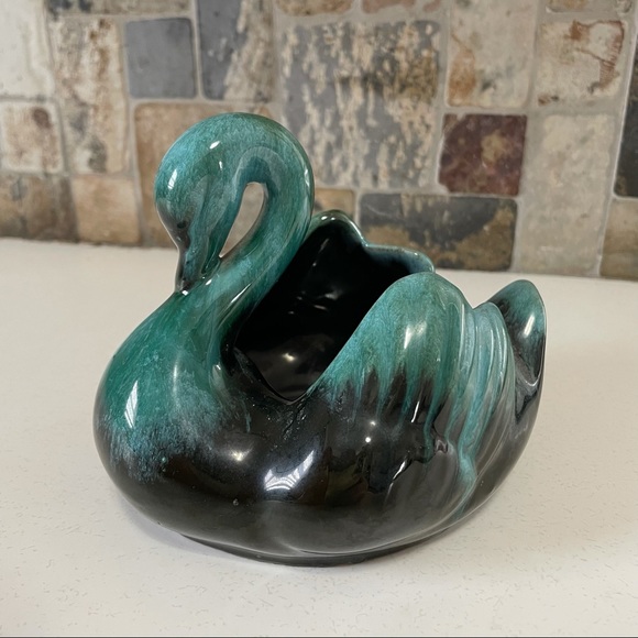 Blue Mountain Pottery Swan - Picture 6 of 6